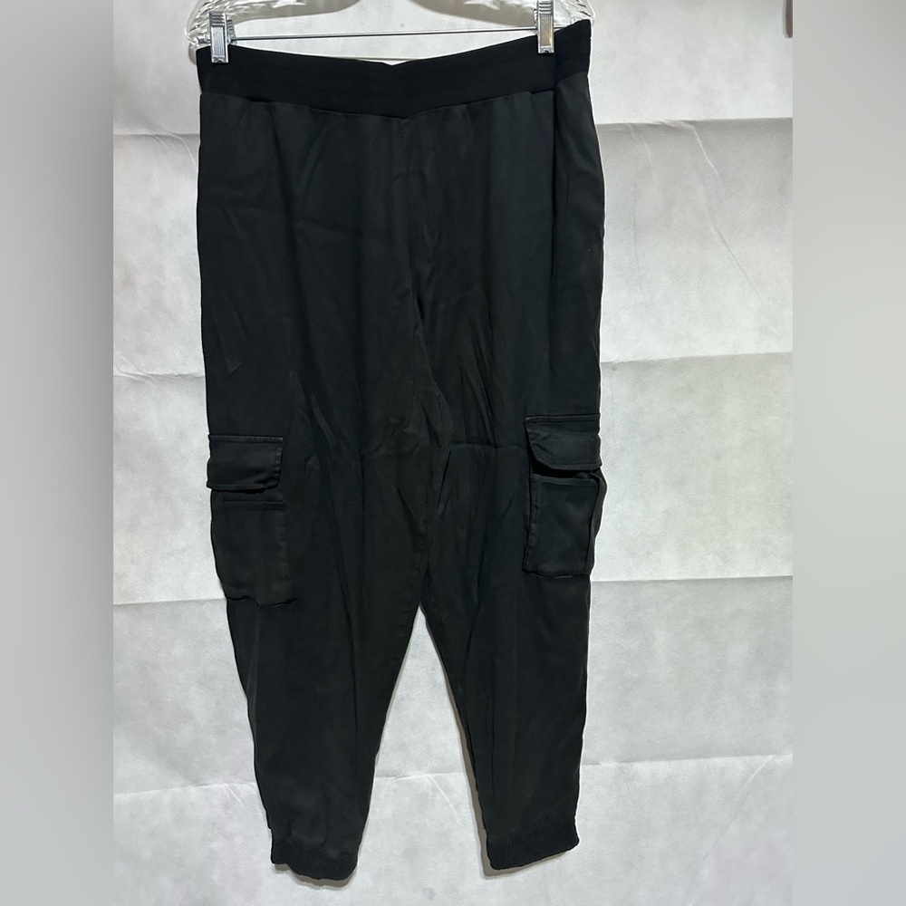 Alice + Olivia Women’s XL Black Lyocell Cargo Joggers Elastic Waist Soft Comfort